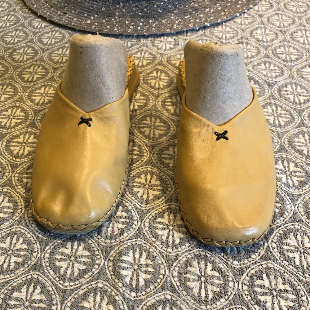 Cole Haan Womens Leather Slippers / Slides